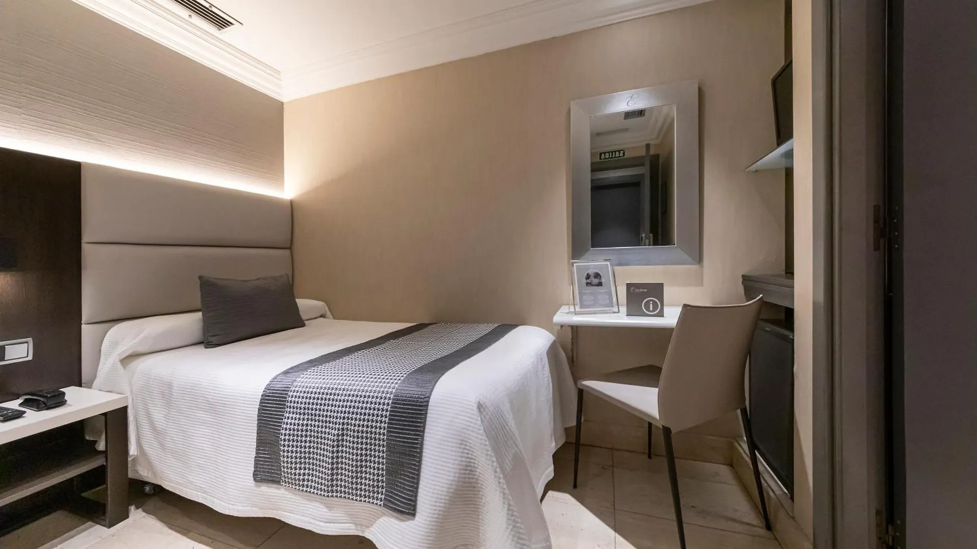 Habitus Hotel Europa Pamplona 3*,  Spain